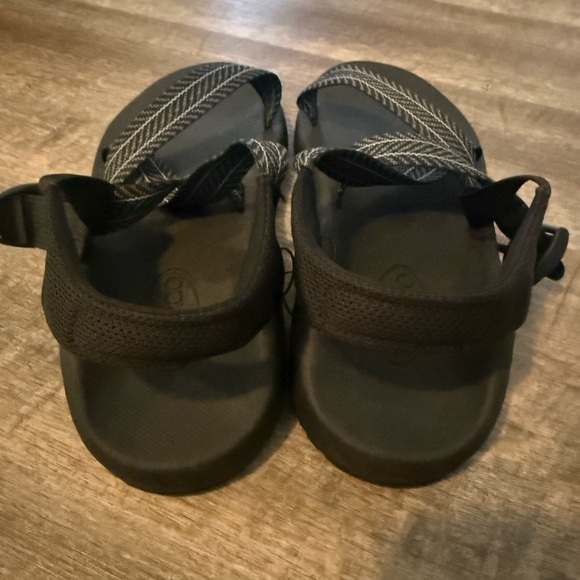 Chaco cushy Black Sandals with Textured Footbed